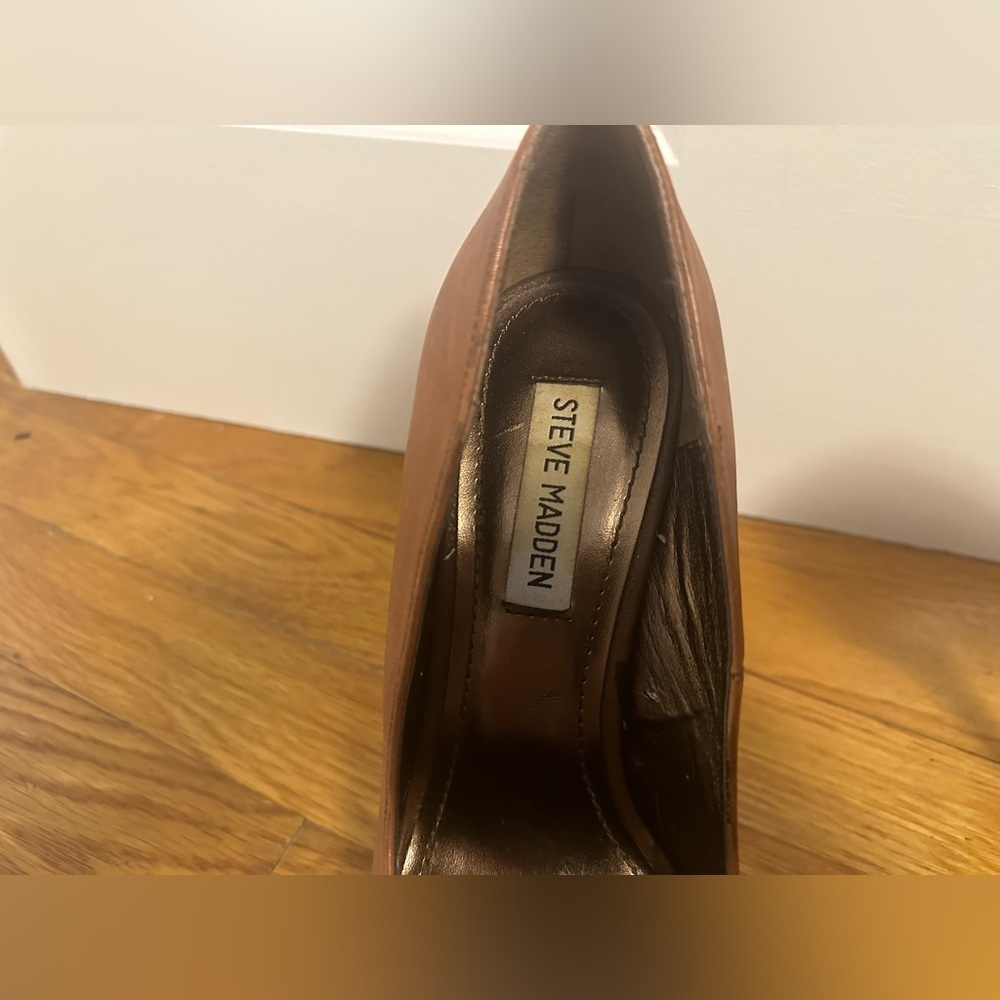 Steve Madden Camel Brown Darrin Heel Size 9, 5.5" Heel - Picture 7 of 10